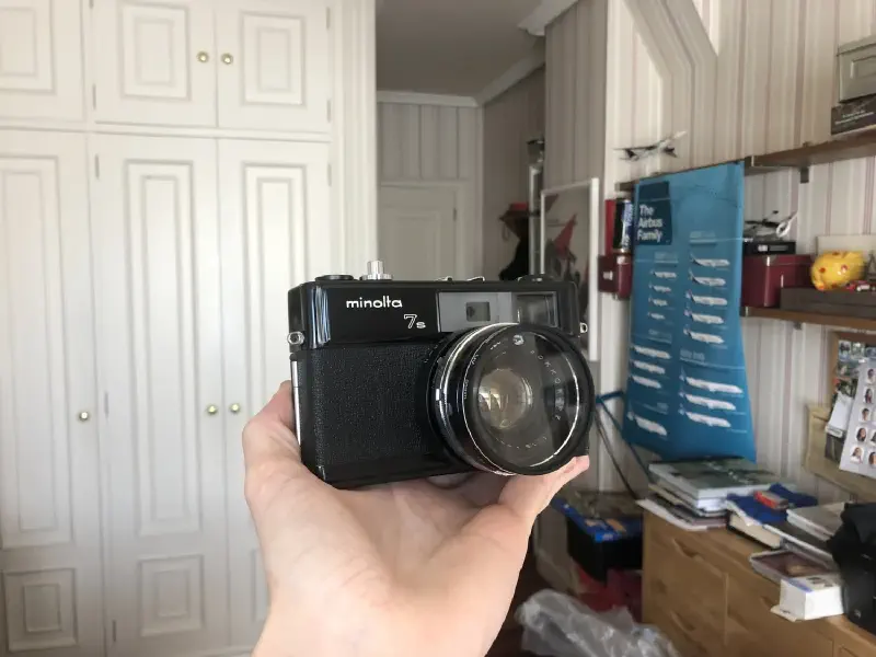 Minolta 7s rangefinder camera
